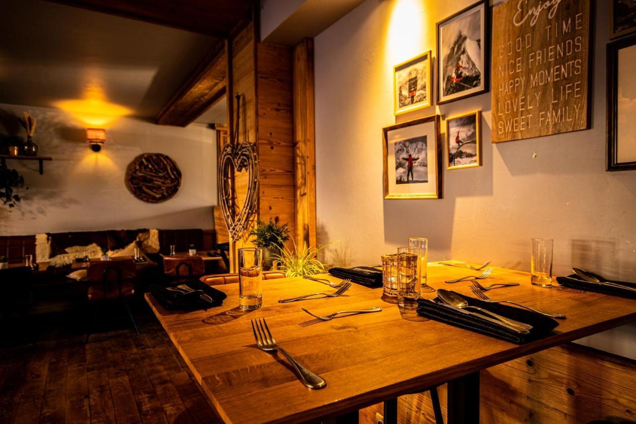 Hotel Le Sherpa Лес дьо Алпс Екстериор снимка