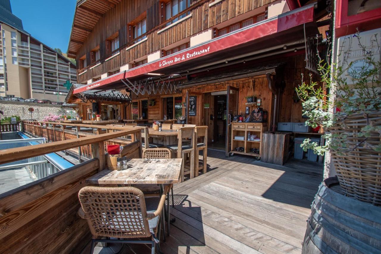 Hotel Le Sherpa Лес дьо Алпс Екстериор снимка