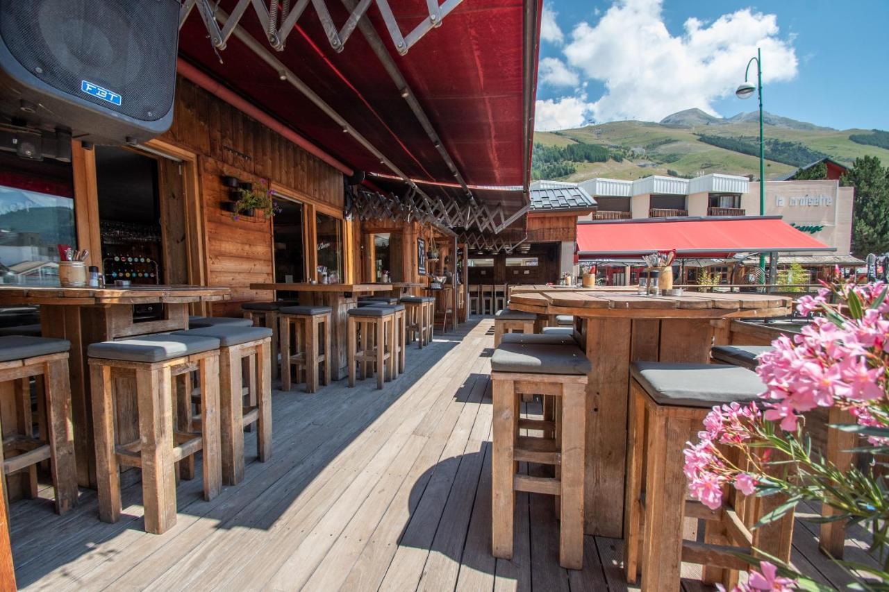 Hotel Le Sherpa Лес дьо Алпс Екстериор снимка