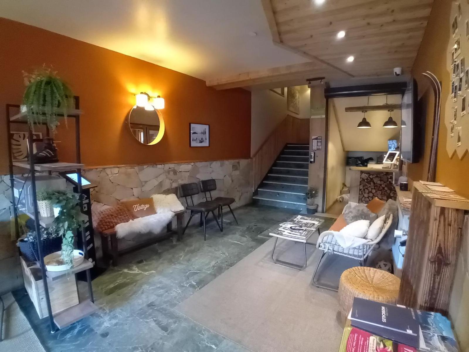 Hotel Le Sherpa Лес дьо Алпс Екстериор снимка