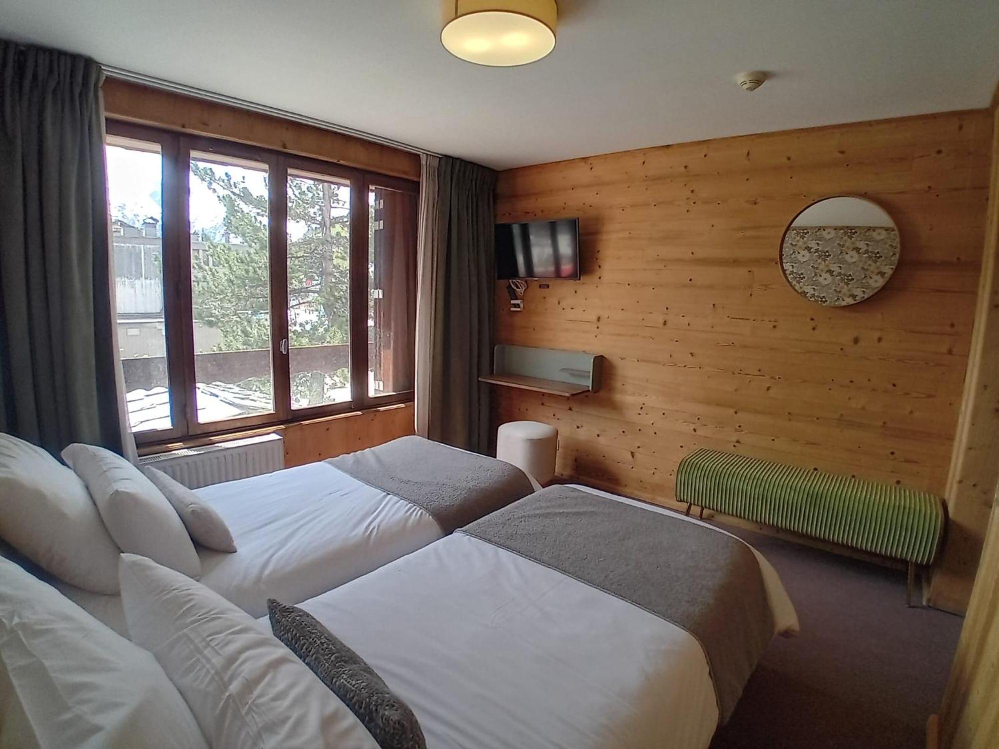 Hotel Le Sherpa Лес дьо Алпс Екстериор снимка