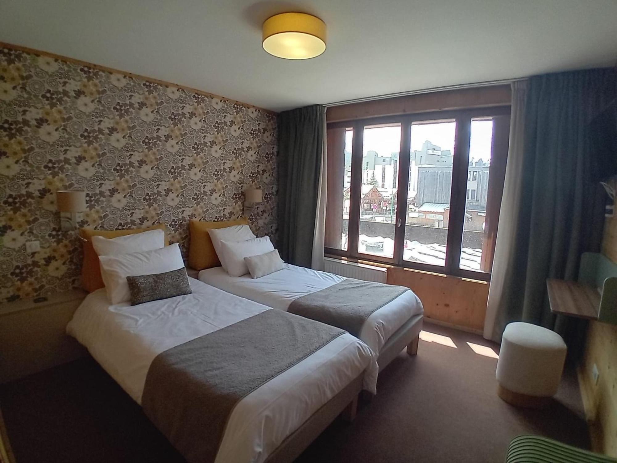 Hotel Le Sherpa Лес дьо Алпс Екстериор снимка