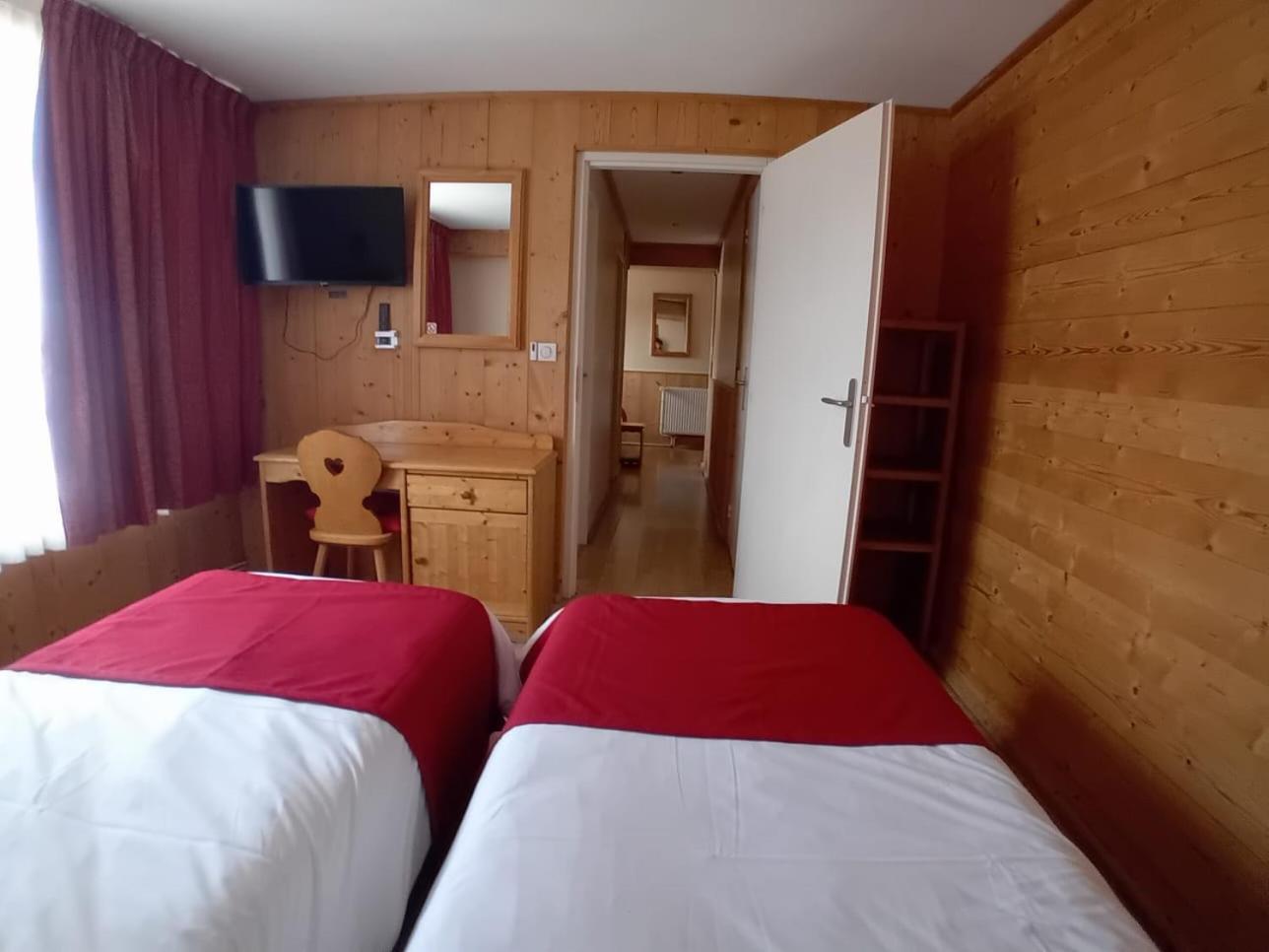 Hotel Le Sherpa Лес дьо Алпс Екстериор снимка