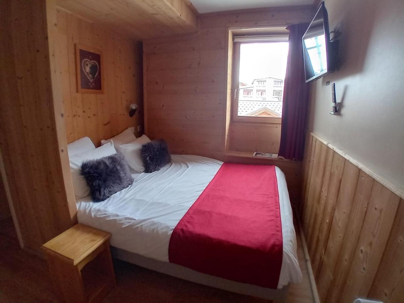 Hotel Le Sherpa Лес дьо Алпс Екстериор снимка