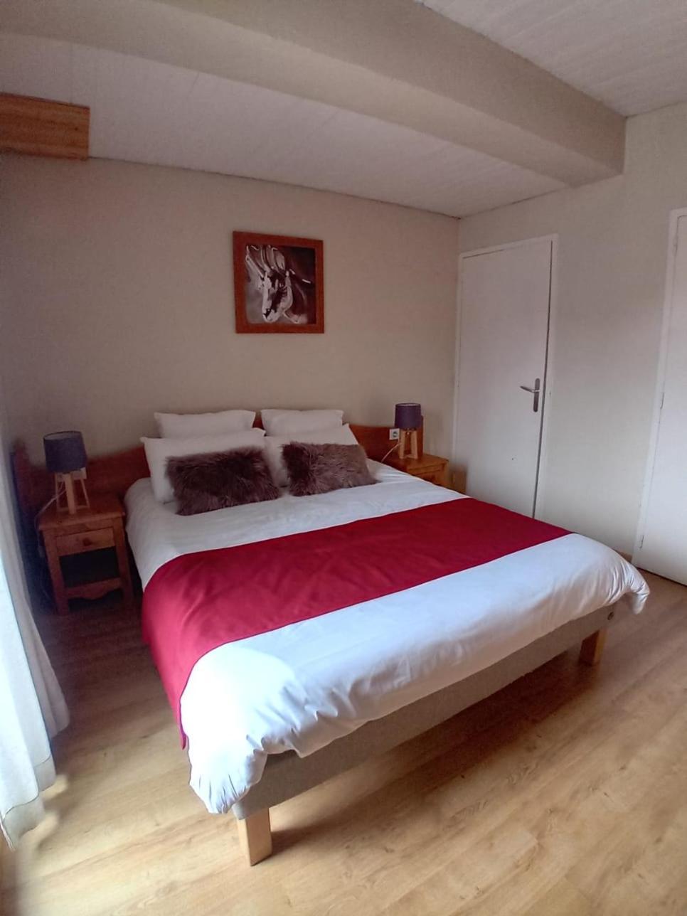 Hotel Le Sherpa Лес дьо Алпс Екстериор снимка