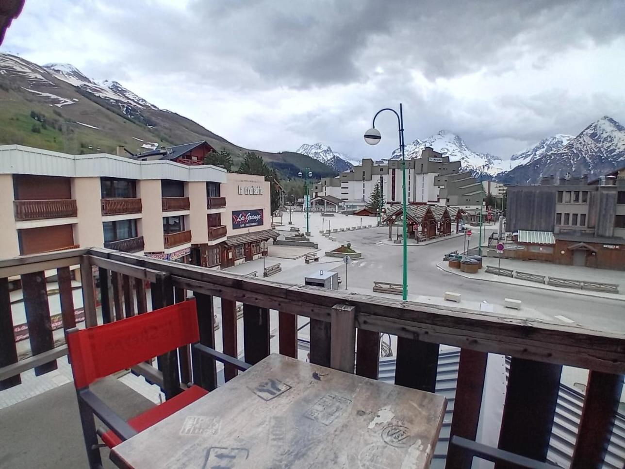 Hotel Le Sherpa Лес дьо Алпс Екстериор снимка