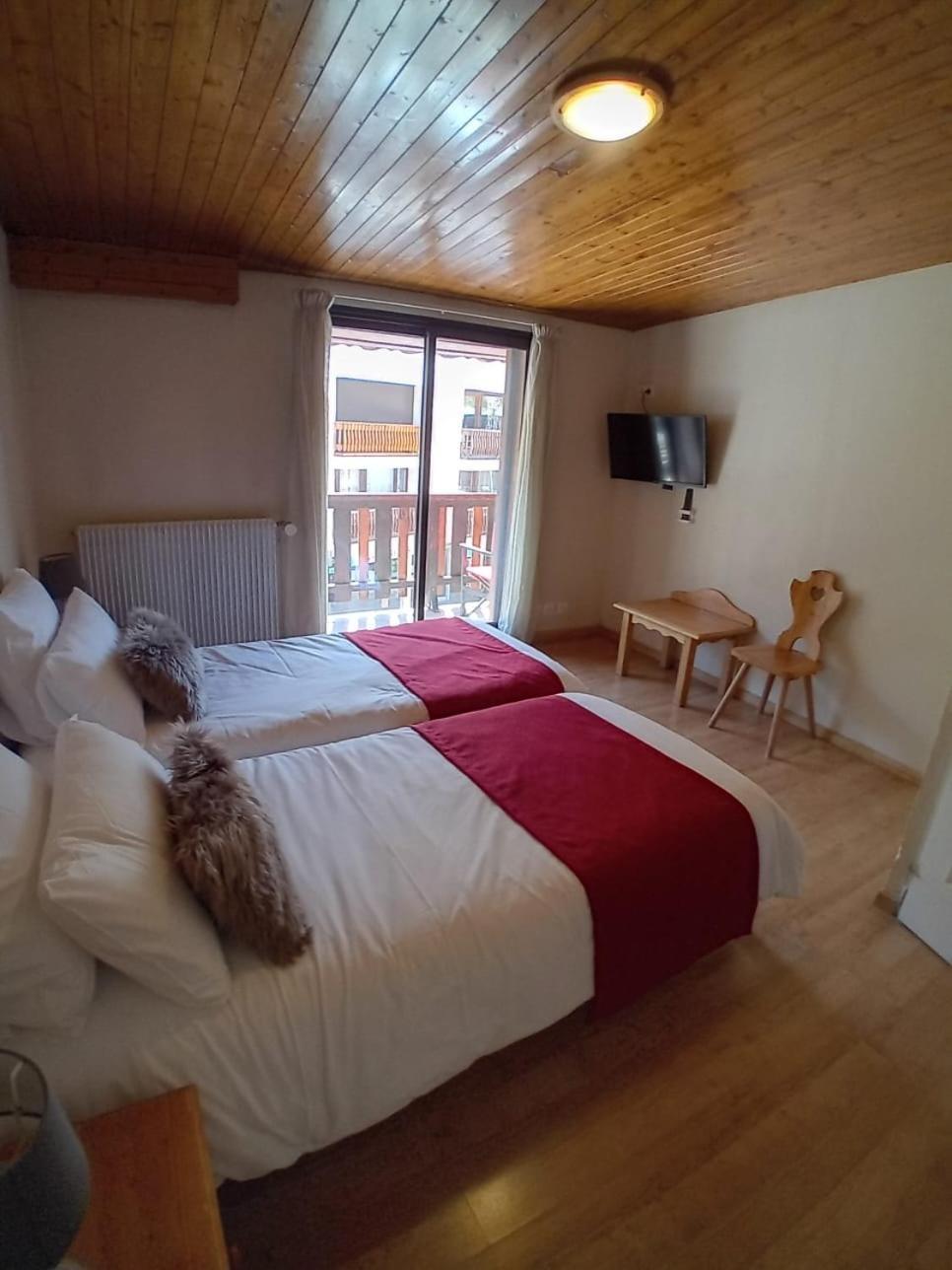 Hotel Le Sherpa Лес дьо Алпс Екстериор снимка