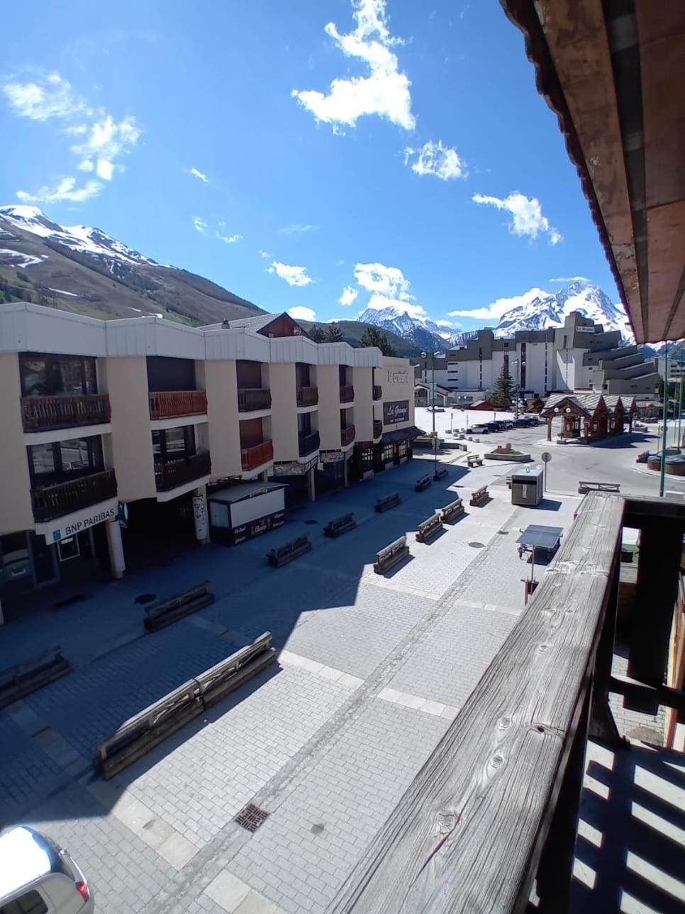Hotel Le Sherpa Лес дьо Алпс Екстериор снимка