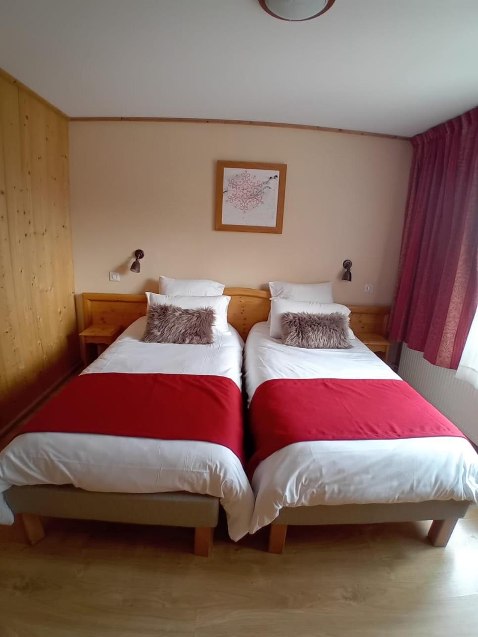 Hotel Le Sherpa Лес дьо Алпс Екстериор снимка