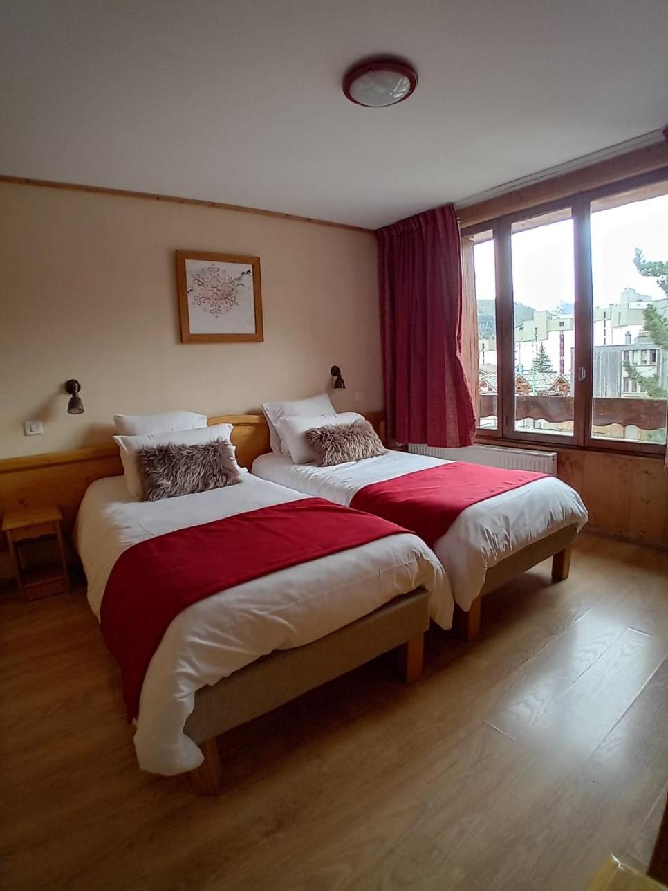 Hotel Le Sherpa Лес дьо Алпс Екстериор снимка