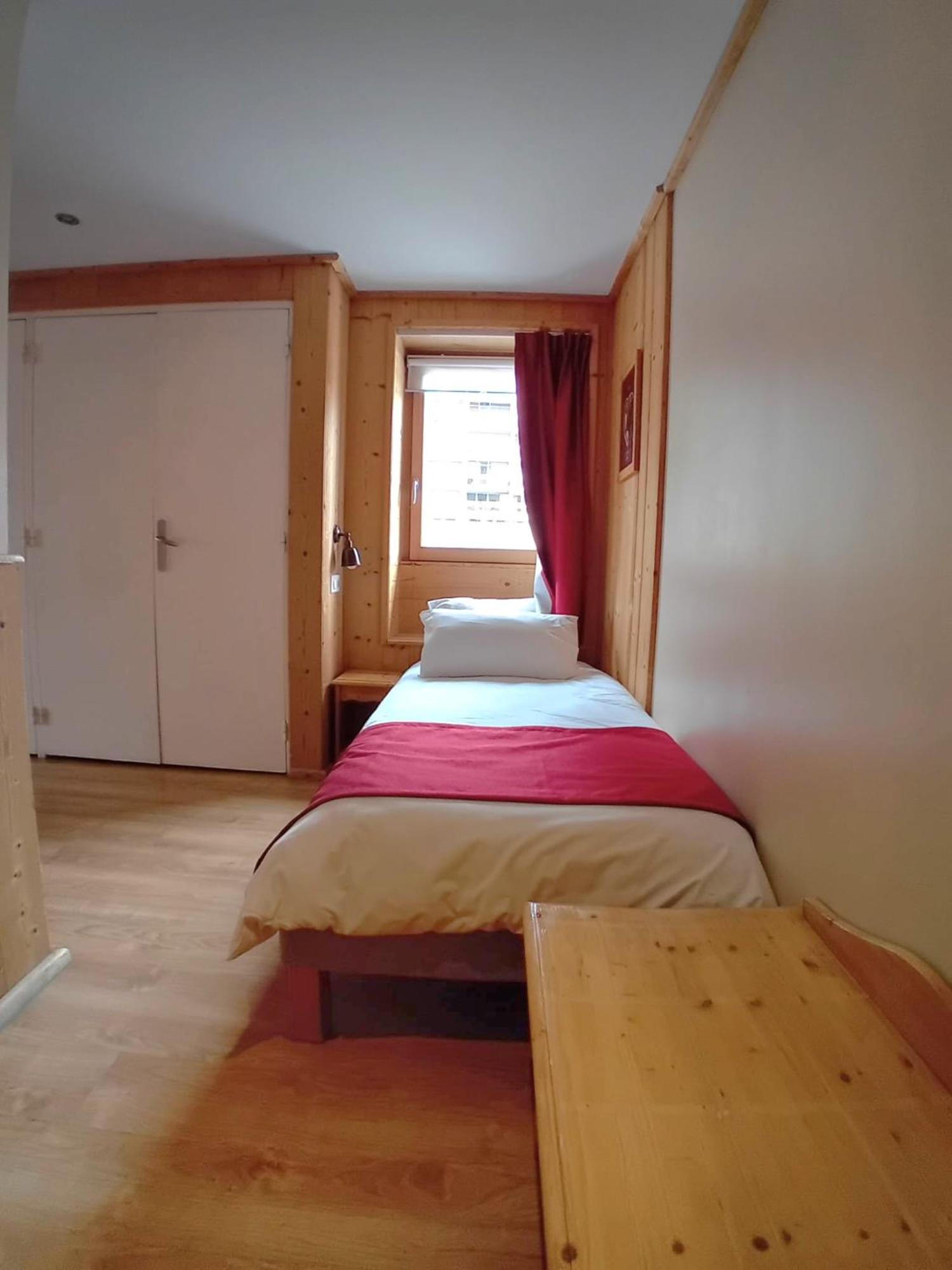 Hotel Le Sherpa Лес дьо Алпс Екстериор снимка