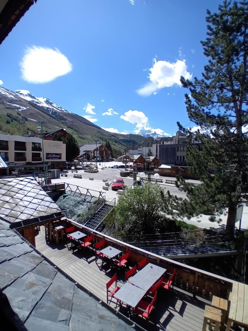 Hotel Le Sherpa Лес дьо Алпс Екстериор снимка