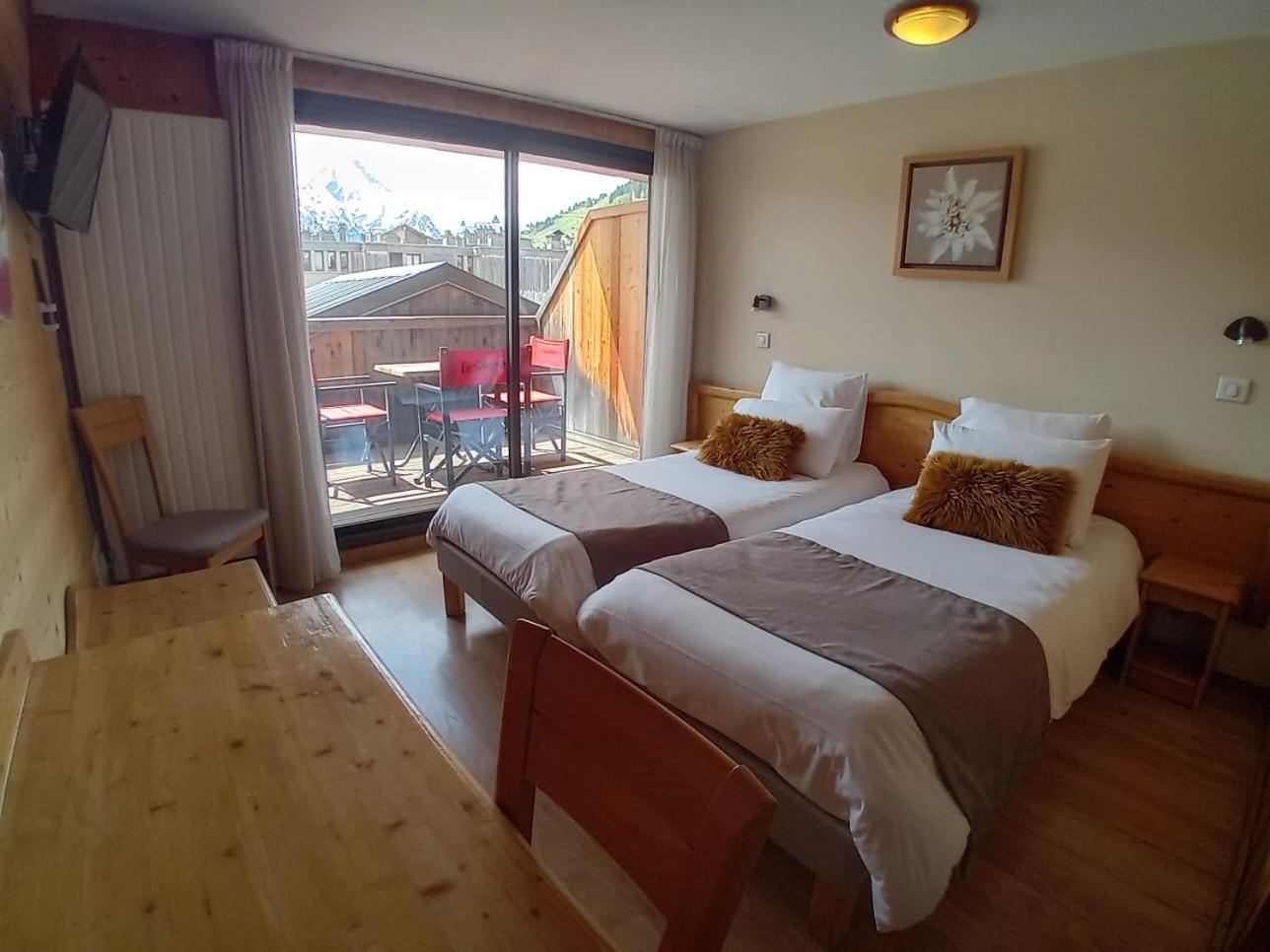 Hotel Le Sherpa Лес дьо Алпс Екстериор снимка
