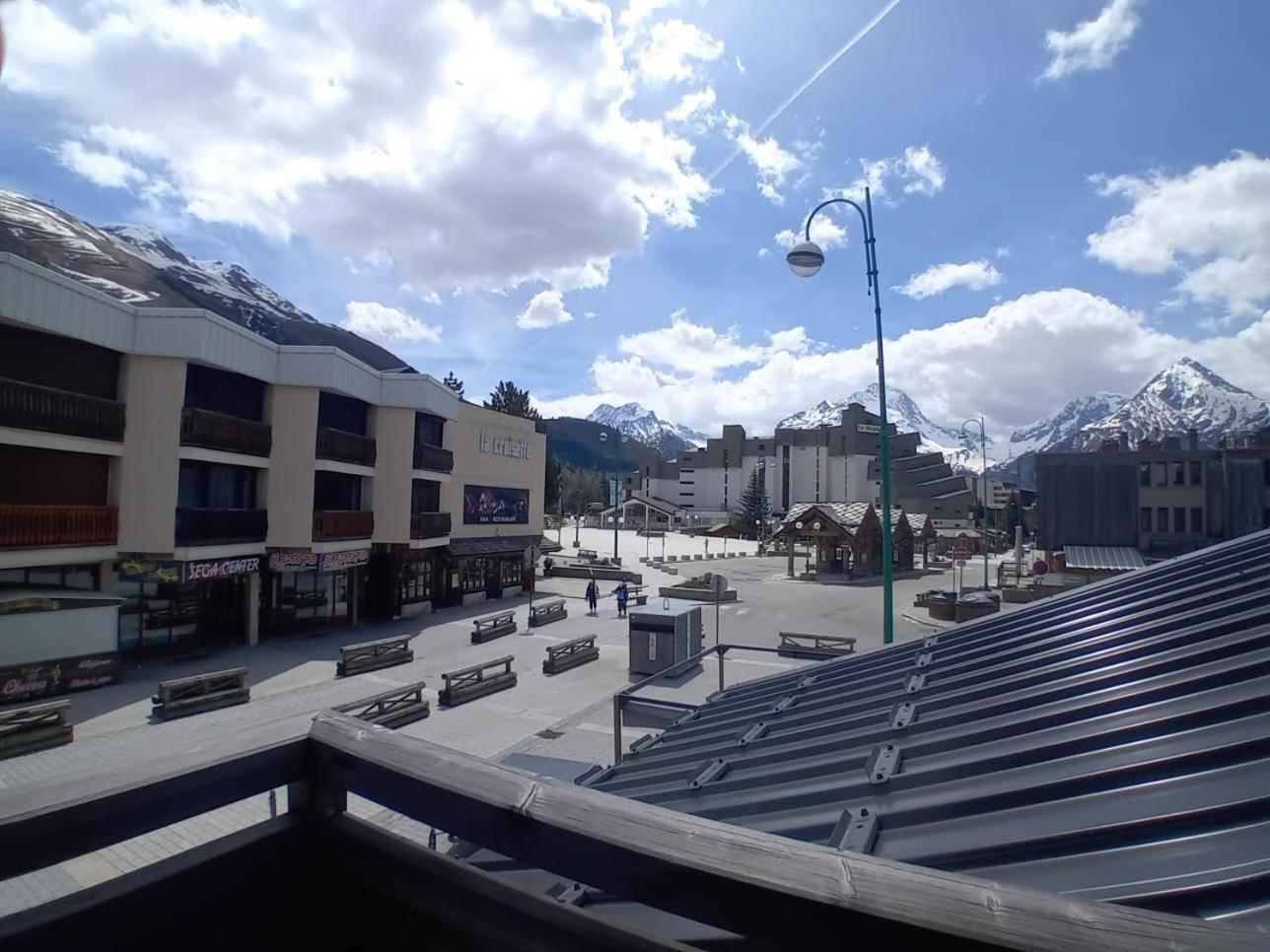 Hotel Le Sherpa Лес дьо Алпс Екстериор снимка
